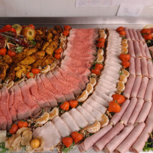 Luxe charcuterieschotel<br>met groentjes